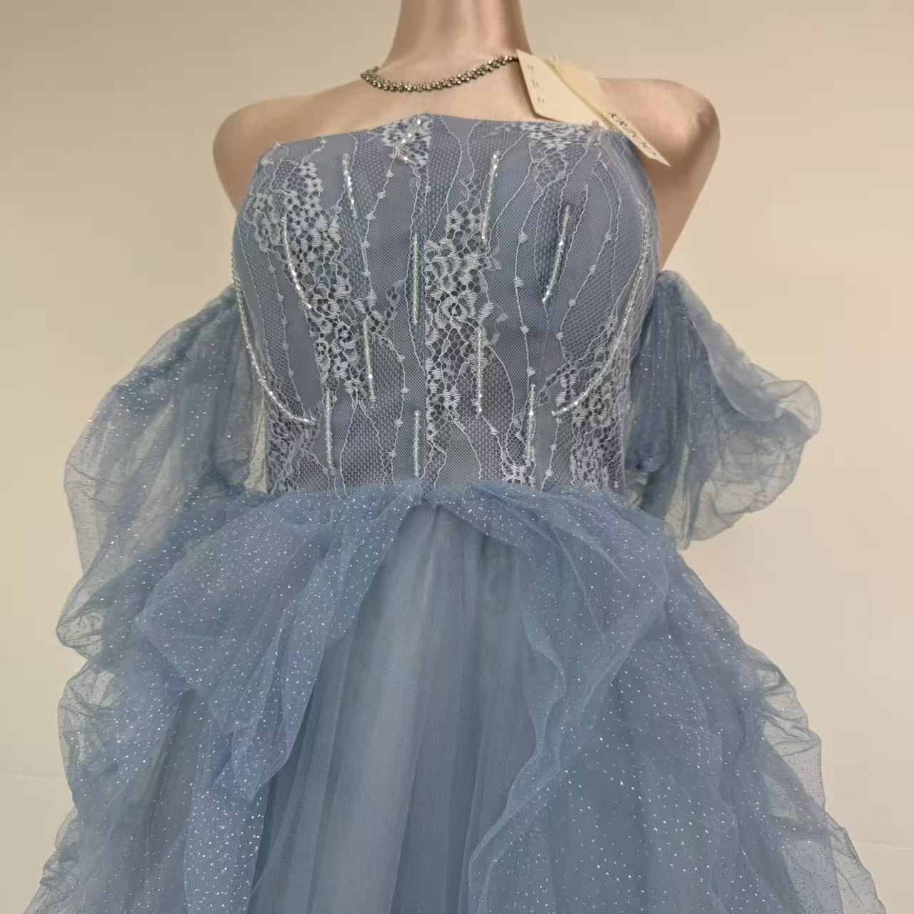 Smog Blue One-Shoulder Flowing Net Silk Evening Gown