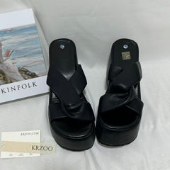 Color-Blocking Platform Slides