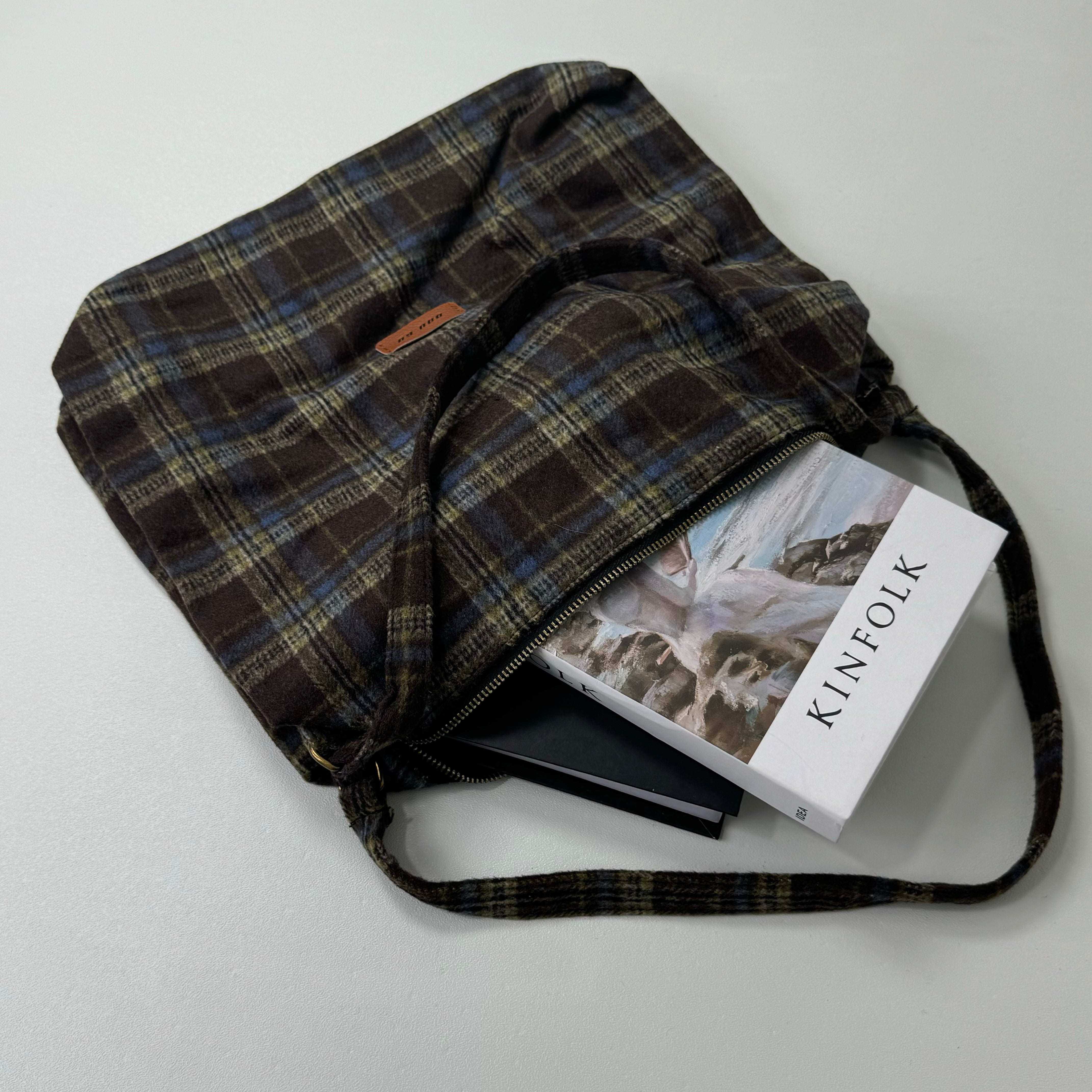Cashmere checked shoulder bag