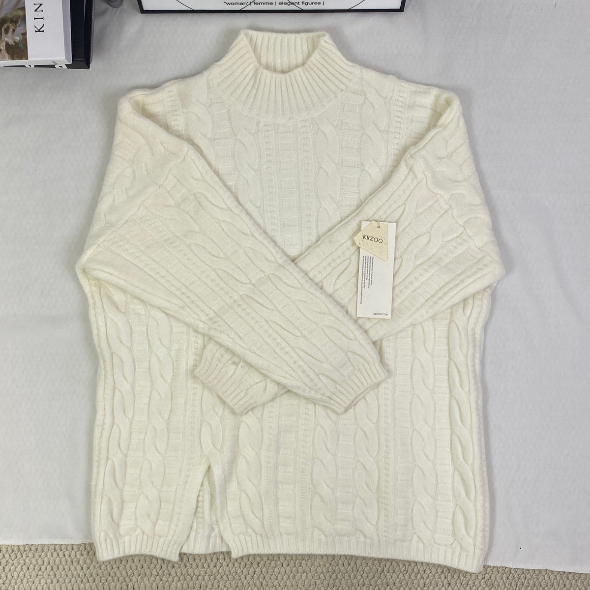 Plaid round-neck pullover sweater