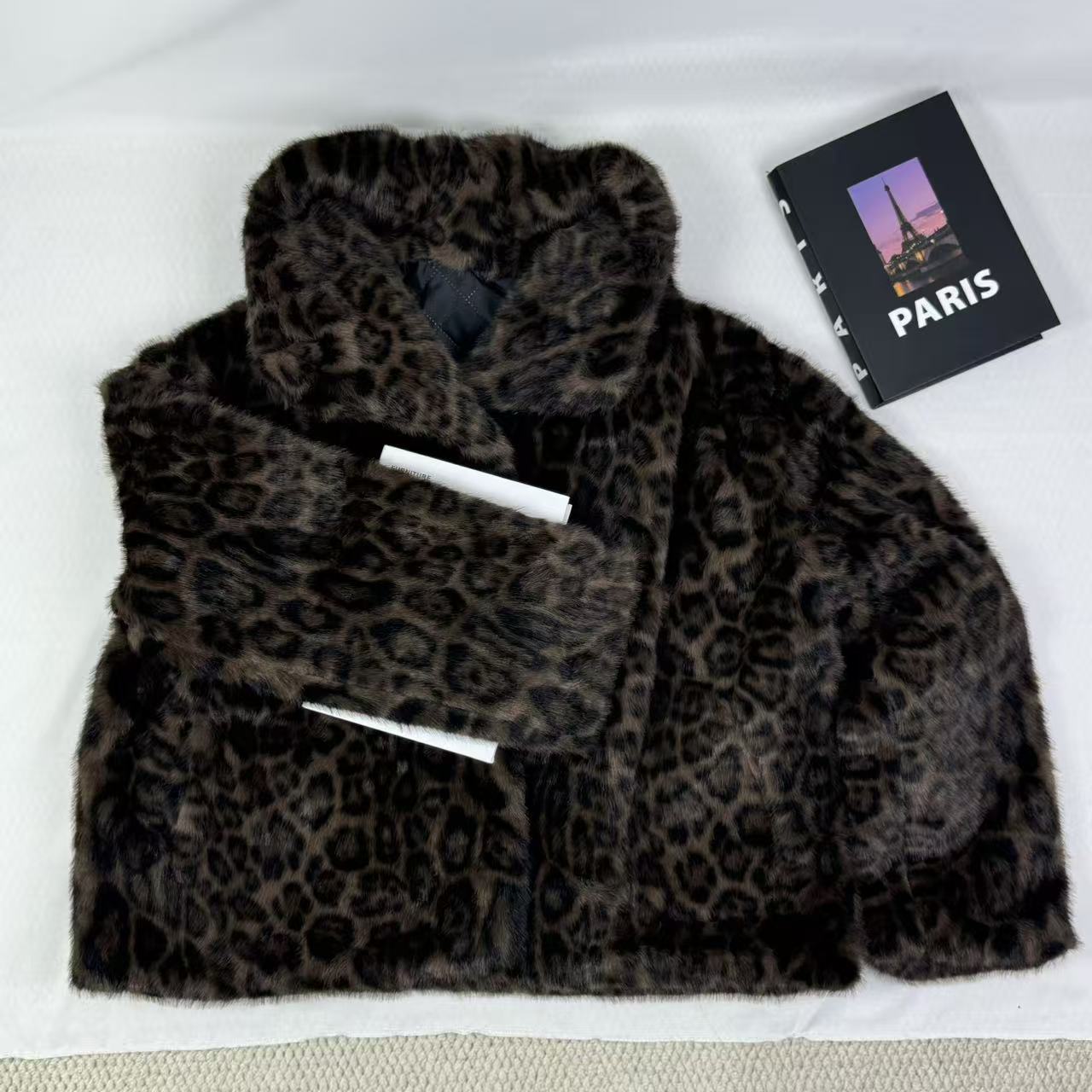 Wide-necked leopard print mink coat