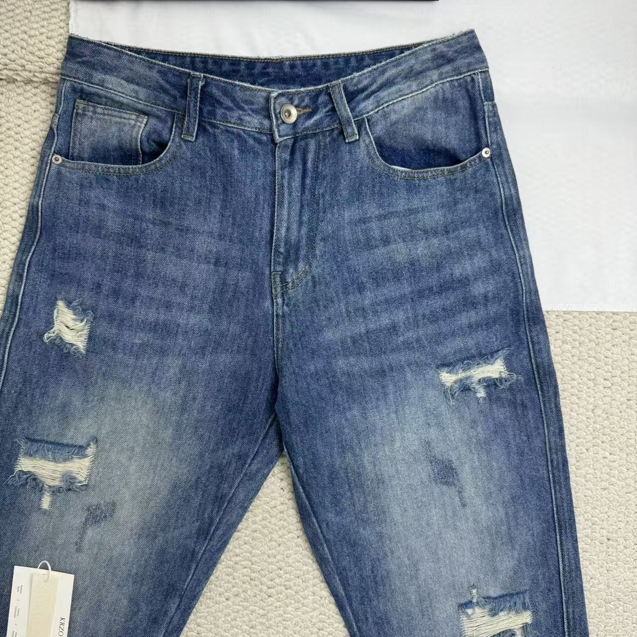 Loose-Fit Straight-Leg Distressed Jeans