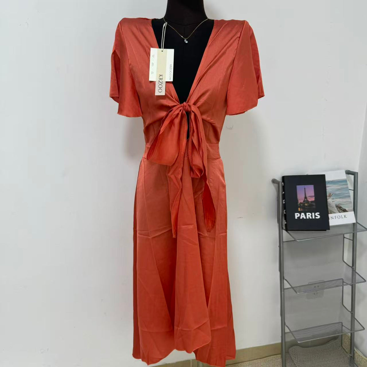 Open V-neck strapless irregular dress