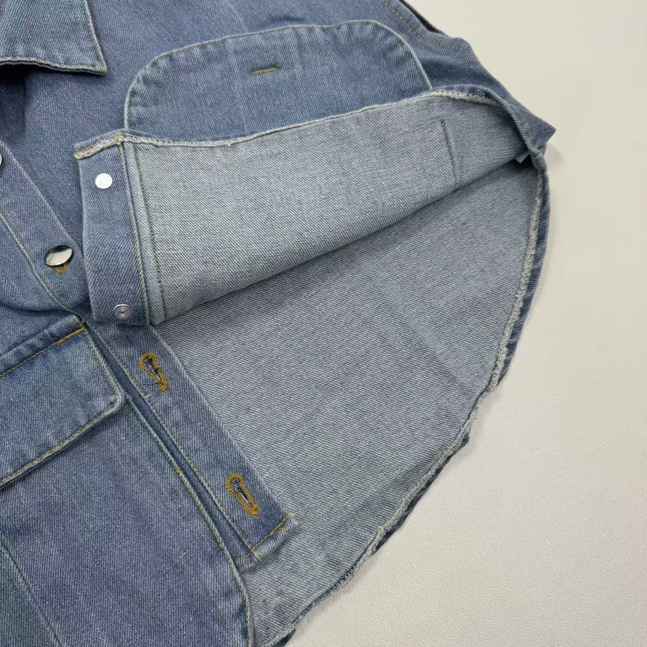 Large pocket sleeveless shirt denim jacket