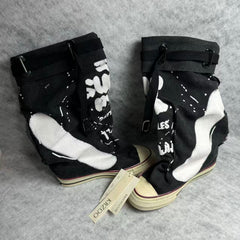 Retro flat-bottom graffiti ankle boots