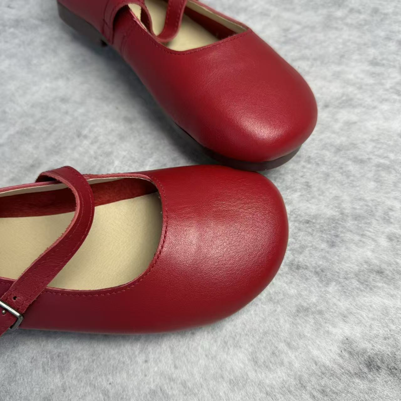 Soft leather upper cowhide shoes