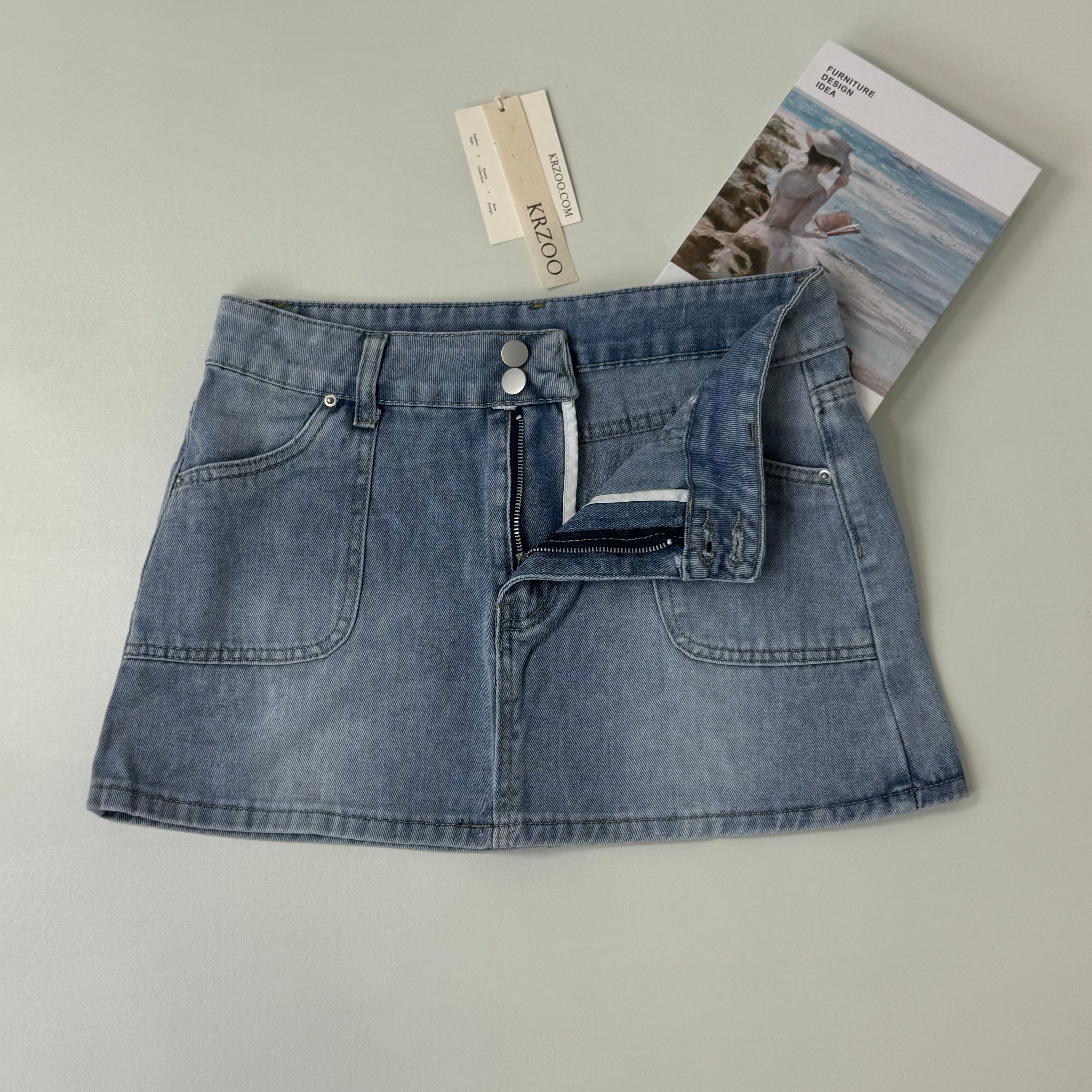 Double-button high-waisted slim-fit denim skirt