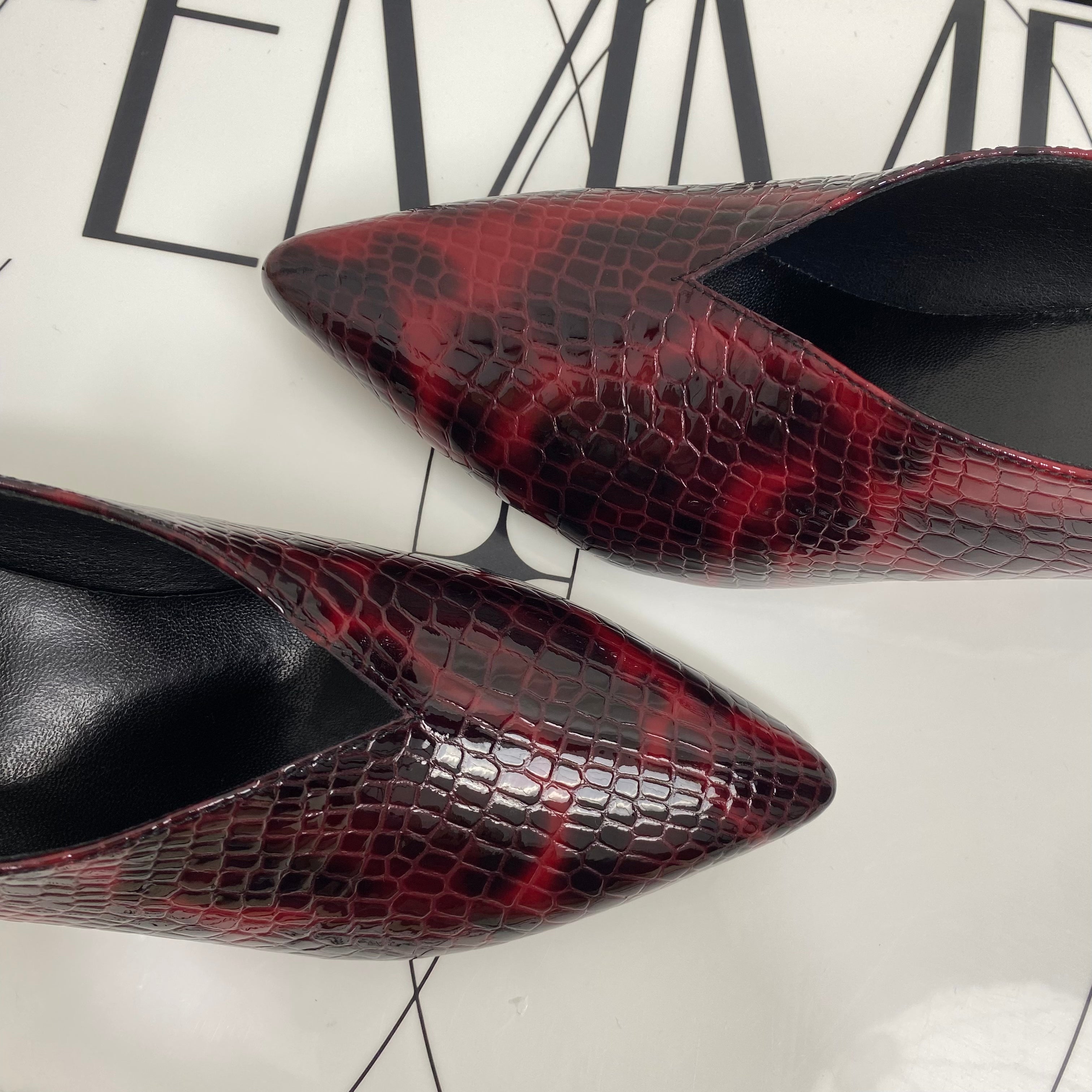 Versatile Retro Leather Shoes