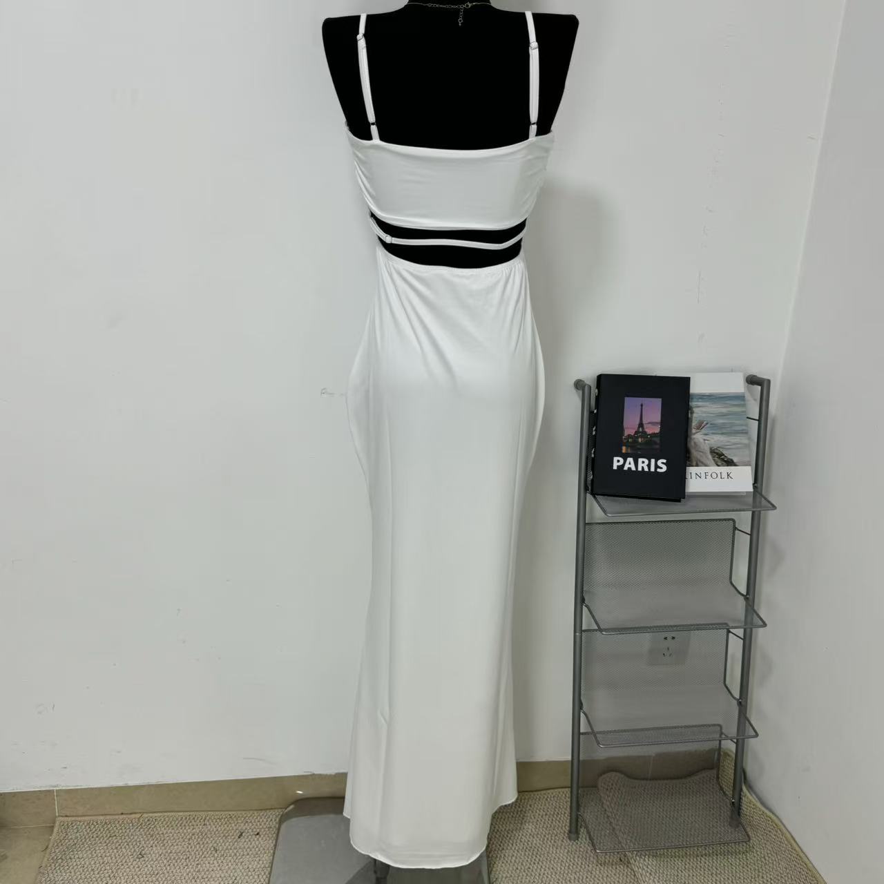 Backless halter-neck solid-color dress