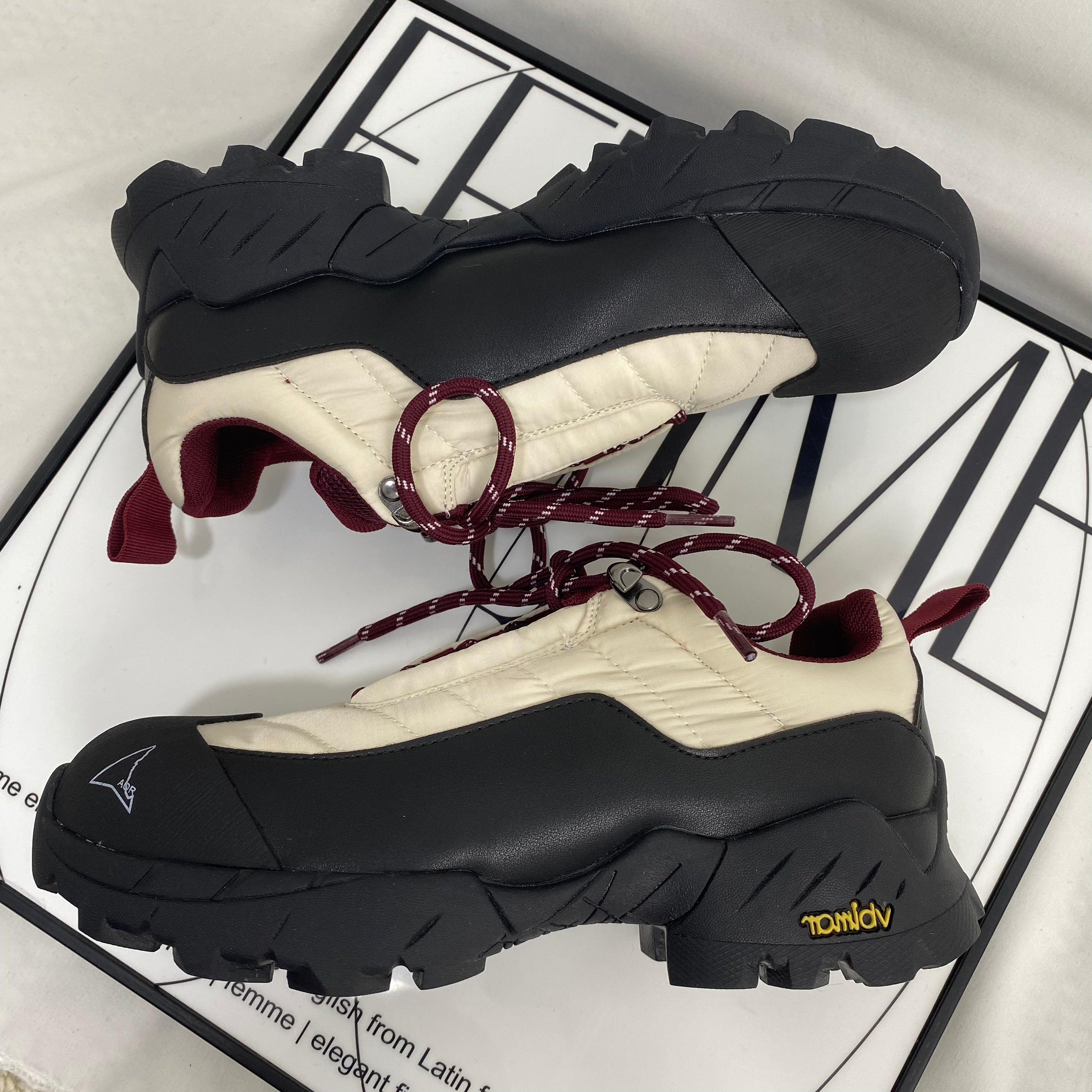 Hiking And Casual Sports Shoes