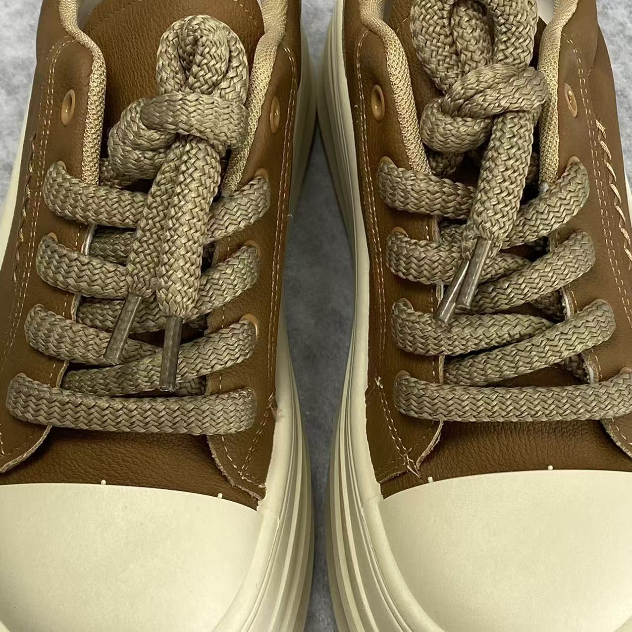 High-top thick-soled platform lace-up shoes
