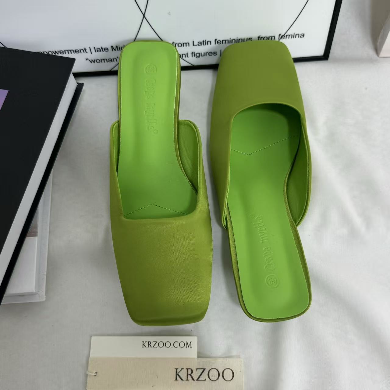 Square-Toe Closed-Toe Satin Triangle-Heeled Slippers