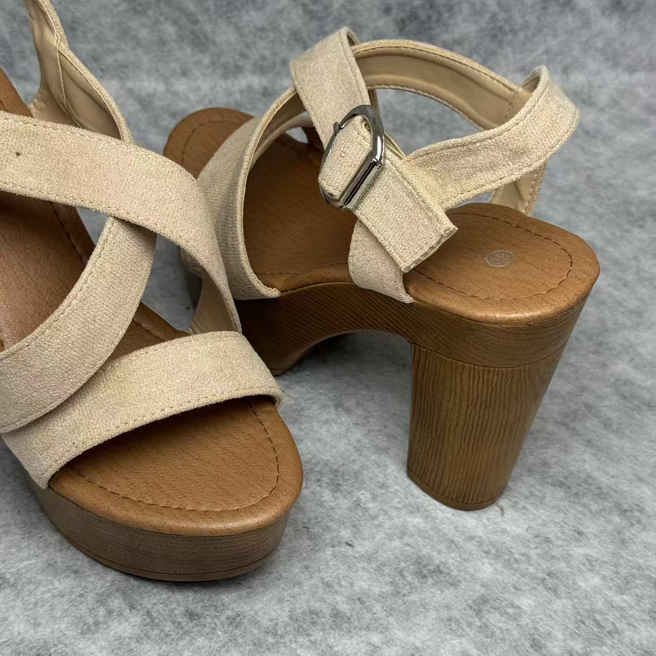 Fish-mouth ankle strap buckle platform shoes
