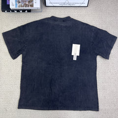 Washed old loose short-sleeved T-shirt