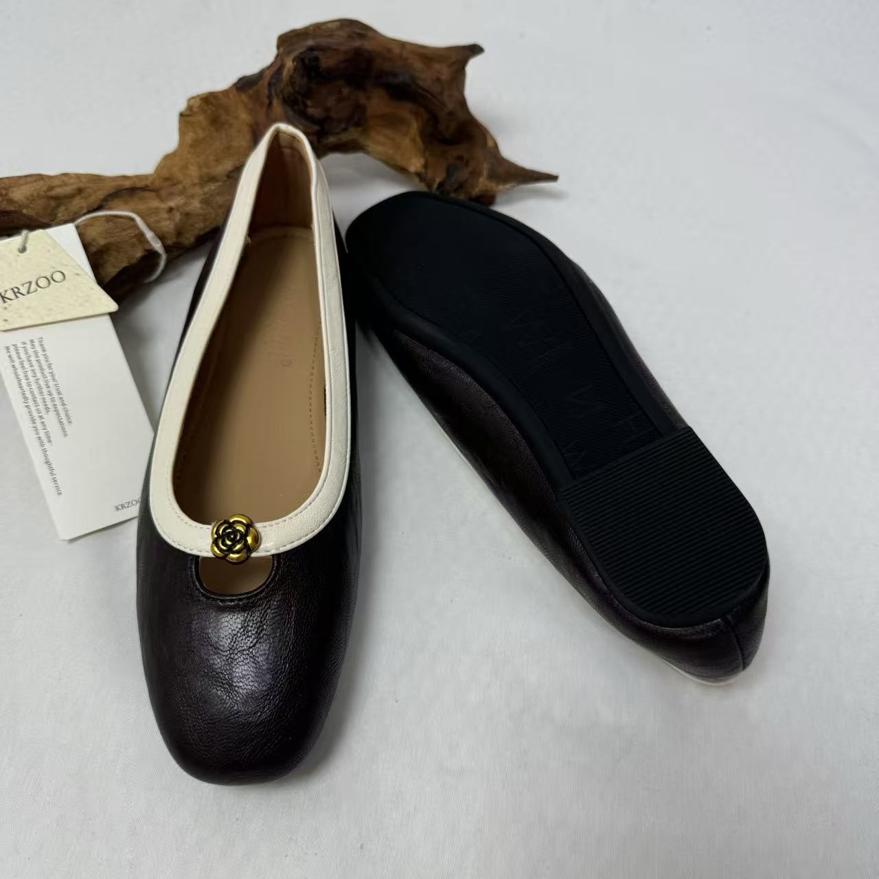 Leather round-toe low-heeled shoes
