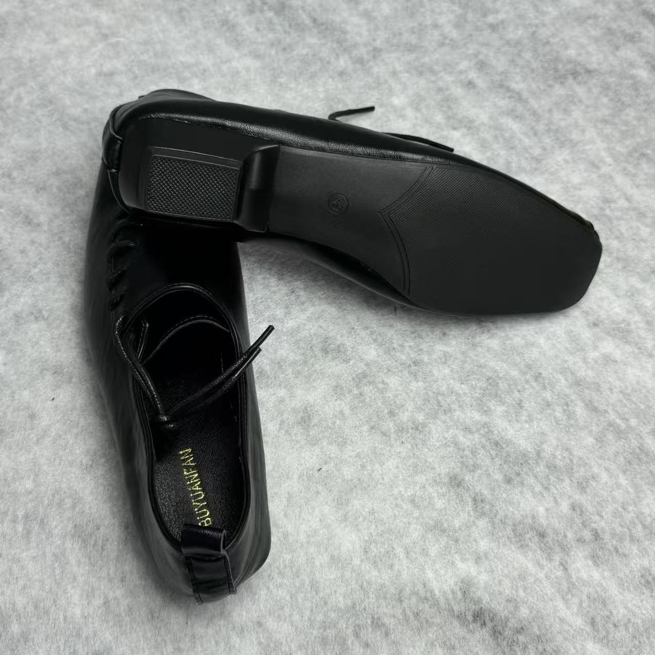 Mid-calf platform low-heeled leather shoes