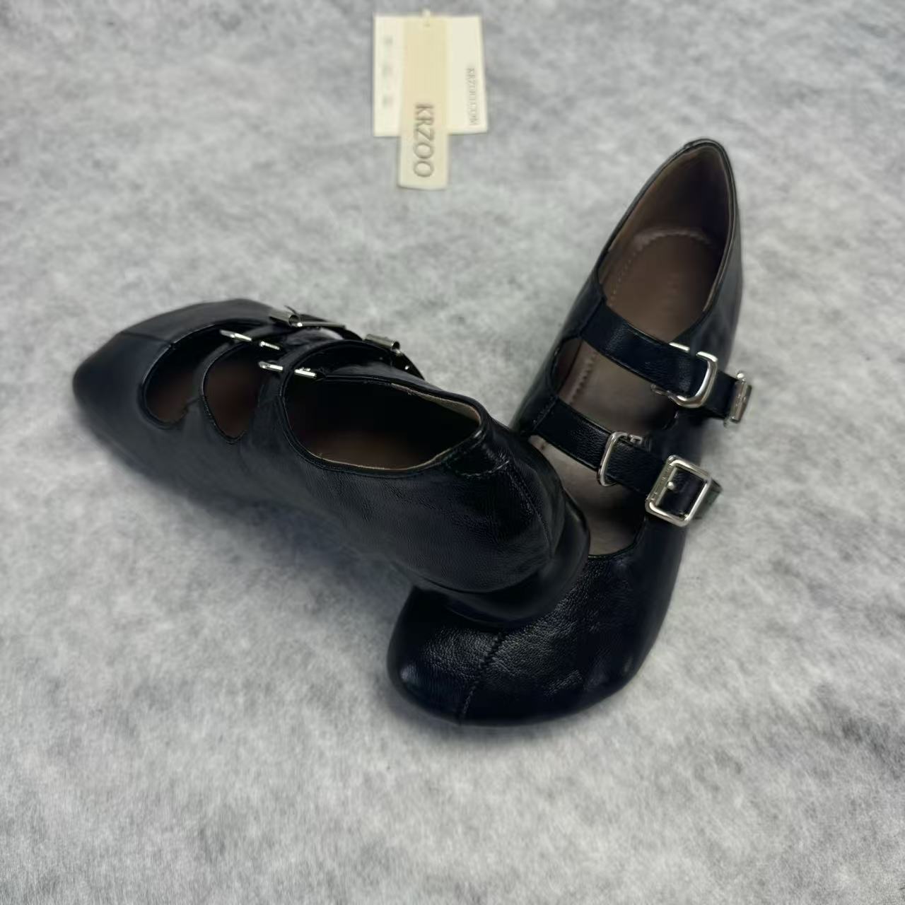 Retro round-toe low-cut shoes