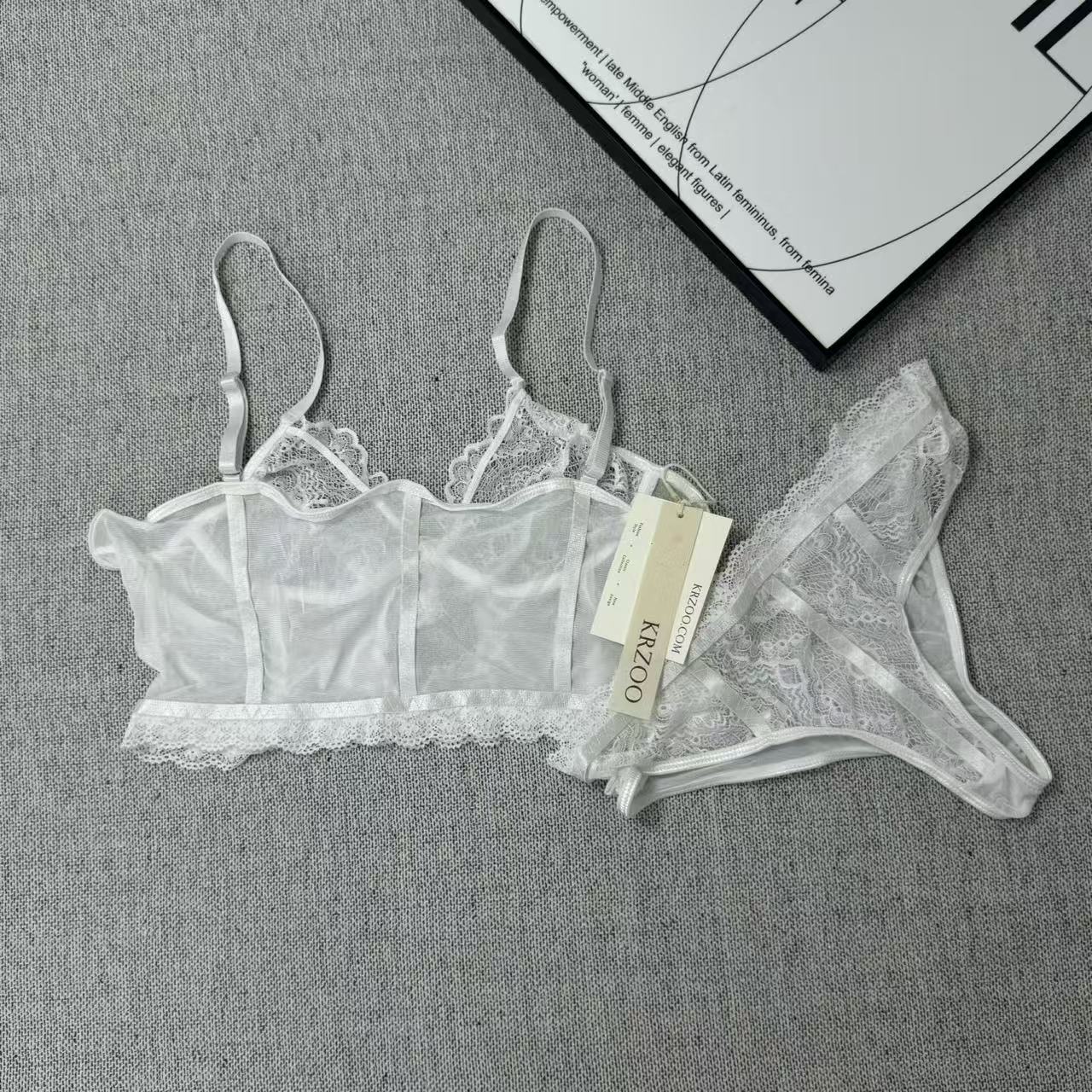 Lace deep V plunging bra set with two pieces