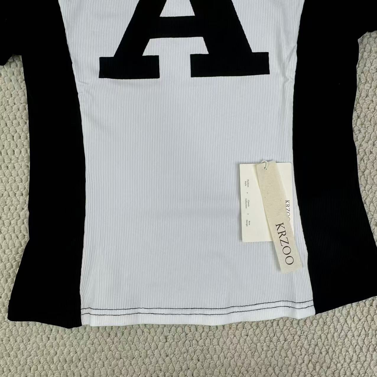 Short-sleeved letter-style t-shirt