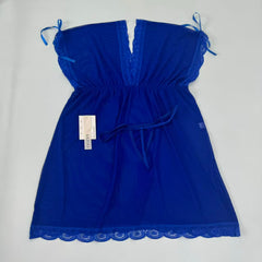 Deep V nightgown with net fabric and lace trim
