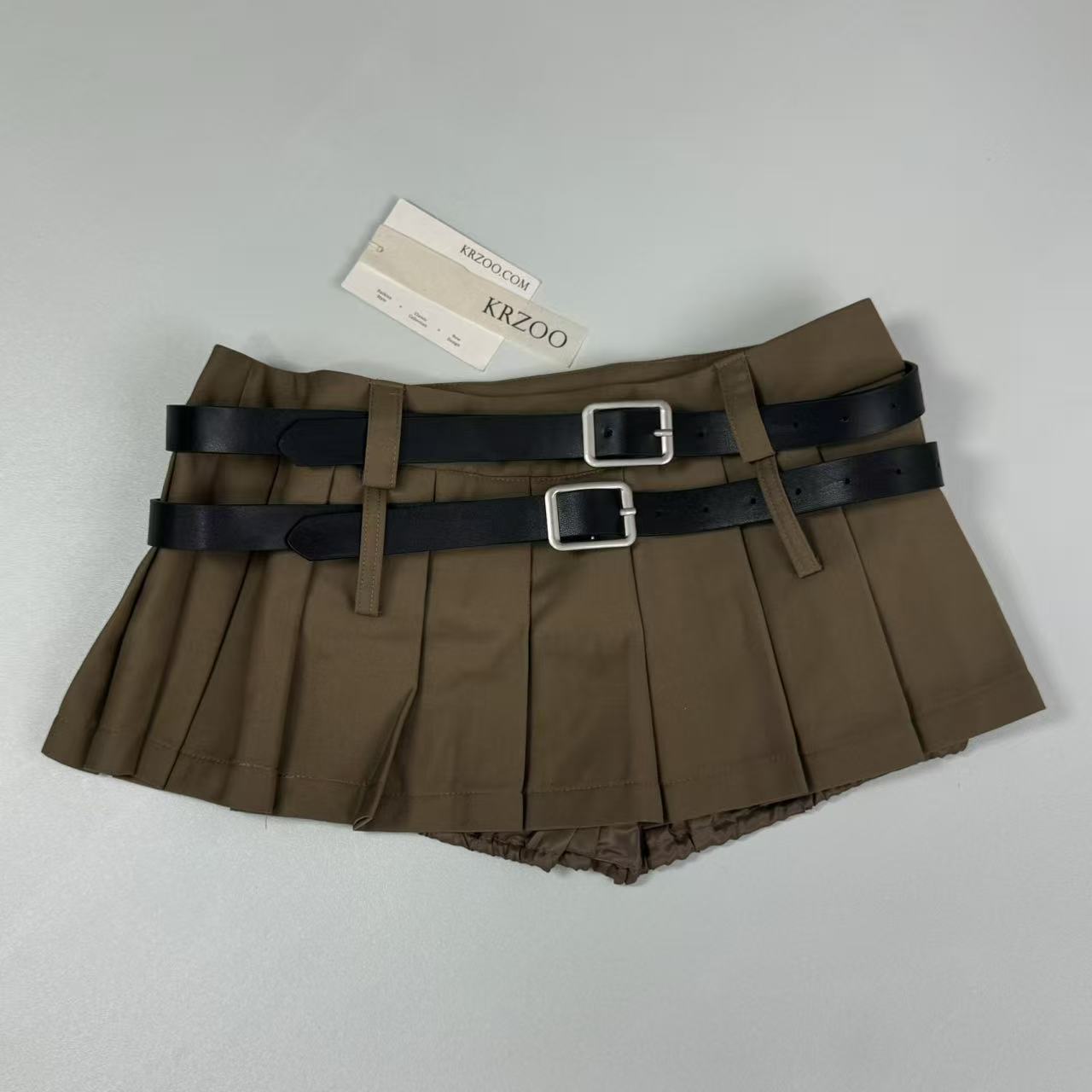 Double belt half-length pleated A-line mini skirt
