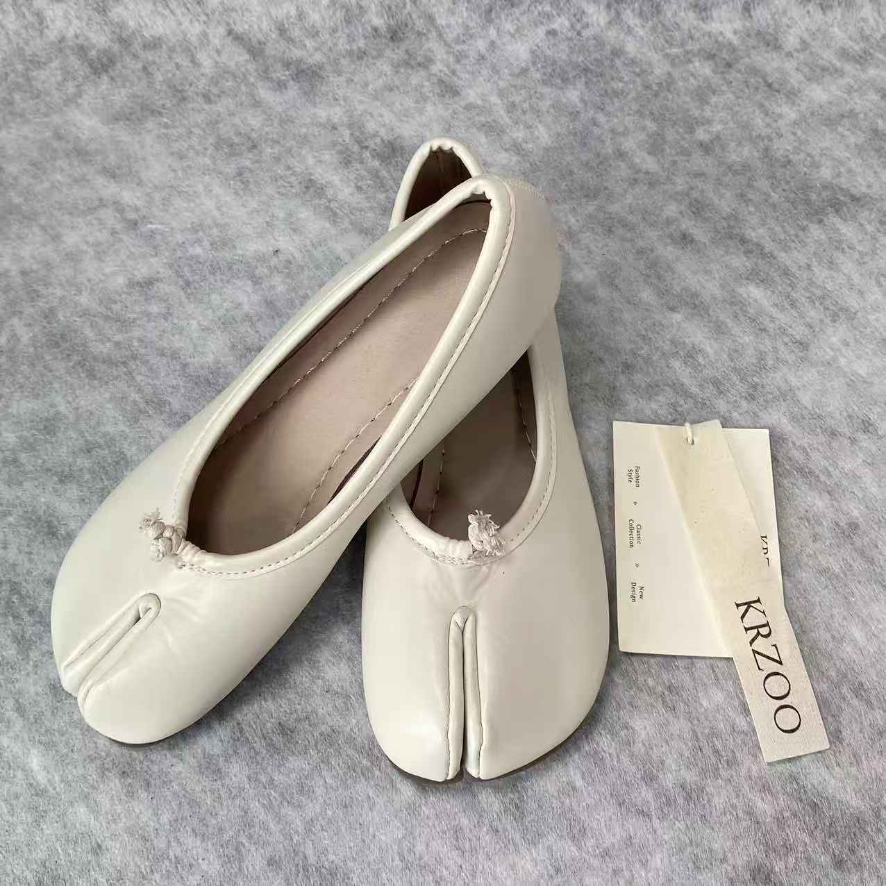 Split-toe shoes with horse-riding boots