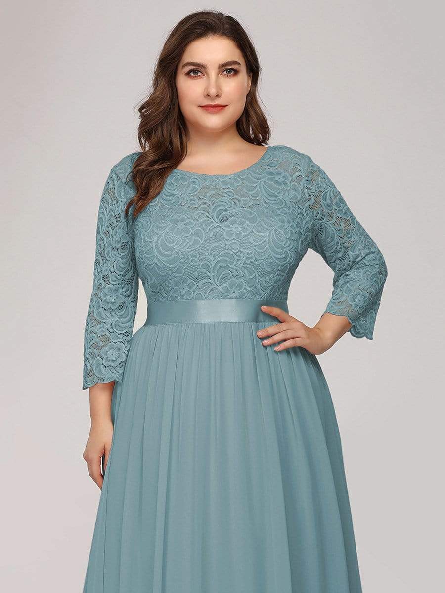 Elegant Plus Size Lace Evening Gown with Long Sleeves